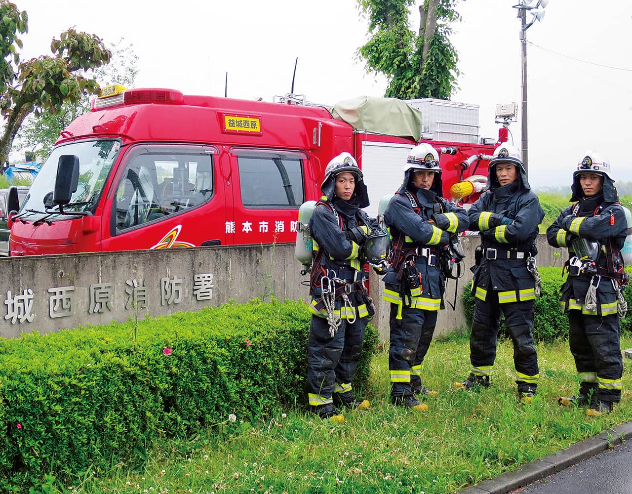 益城町安永地区で消火活動を実施した益城西原消防署警防課一部ポンプ小隊。