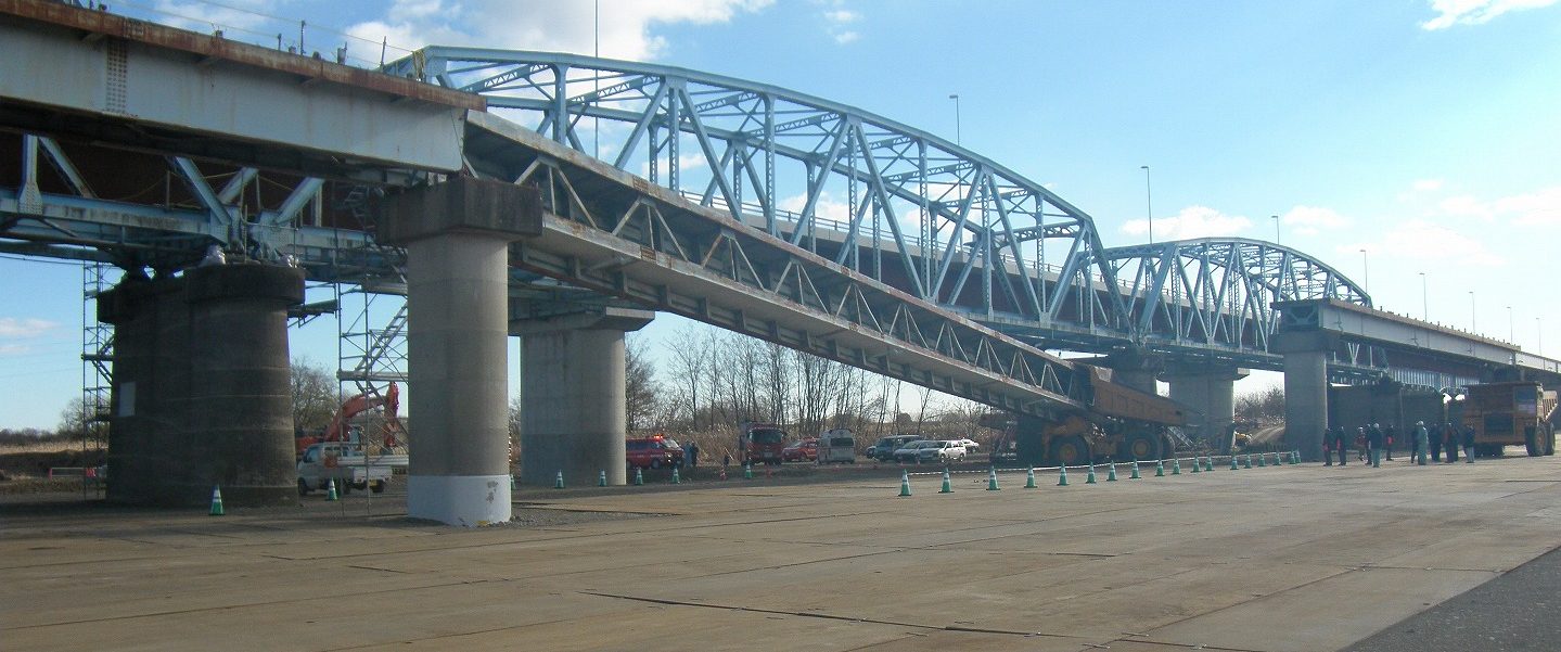 ダンプカー陸橋接触・落下事故<br>　―52トンの橋桁の下からの救出―