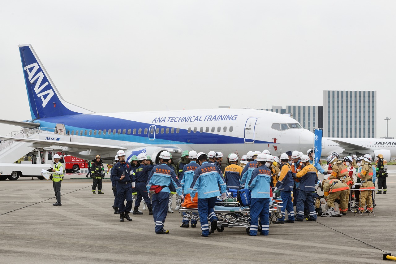 東京消防庁の総力を結集した航空機事故訓練！<br>過去最大規模の1000人超が参加