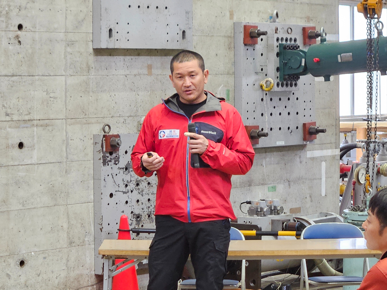 減災ソリューションズ 木造建物からの救出訓練