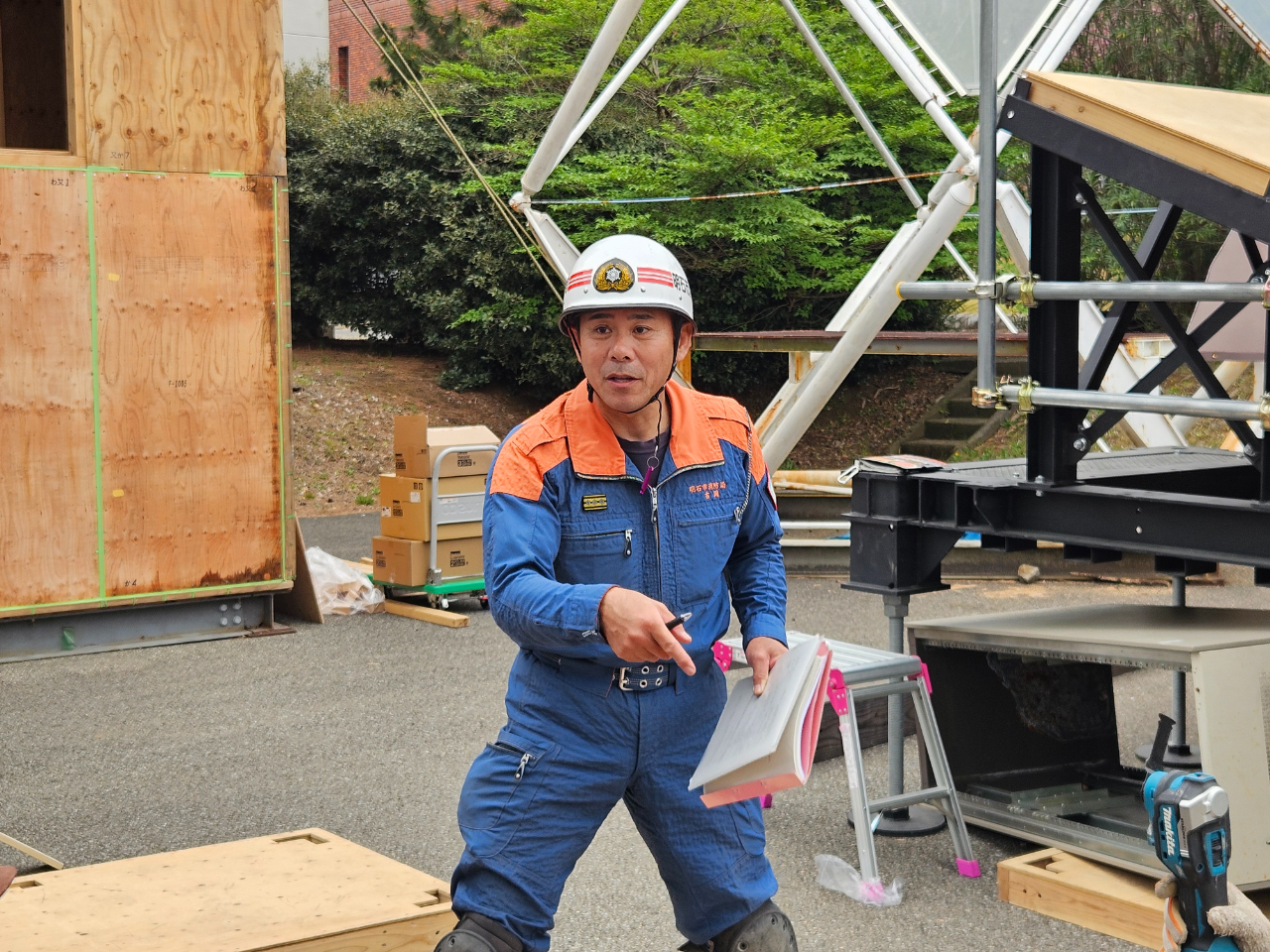 減災ソリューションズ 木造建物からの救出訓練