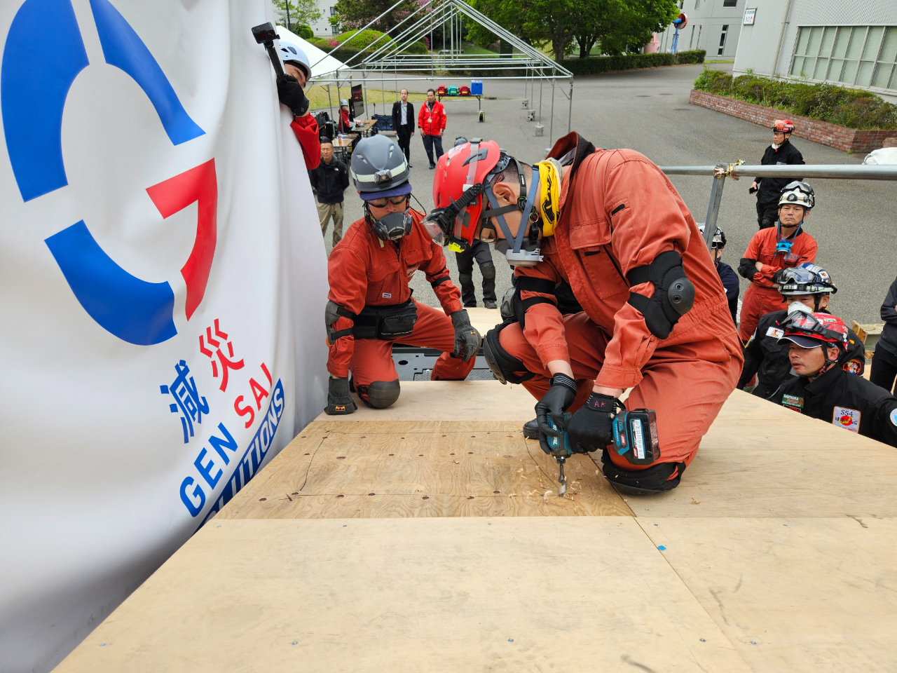 減災ソリューションズ 木造建物からの救出訓練