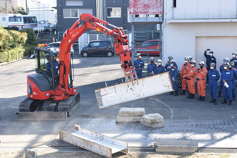 震災対応に強くなる重機訓練法 取手市消防本部
