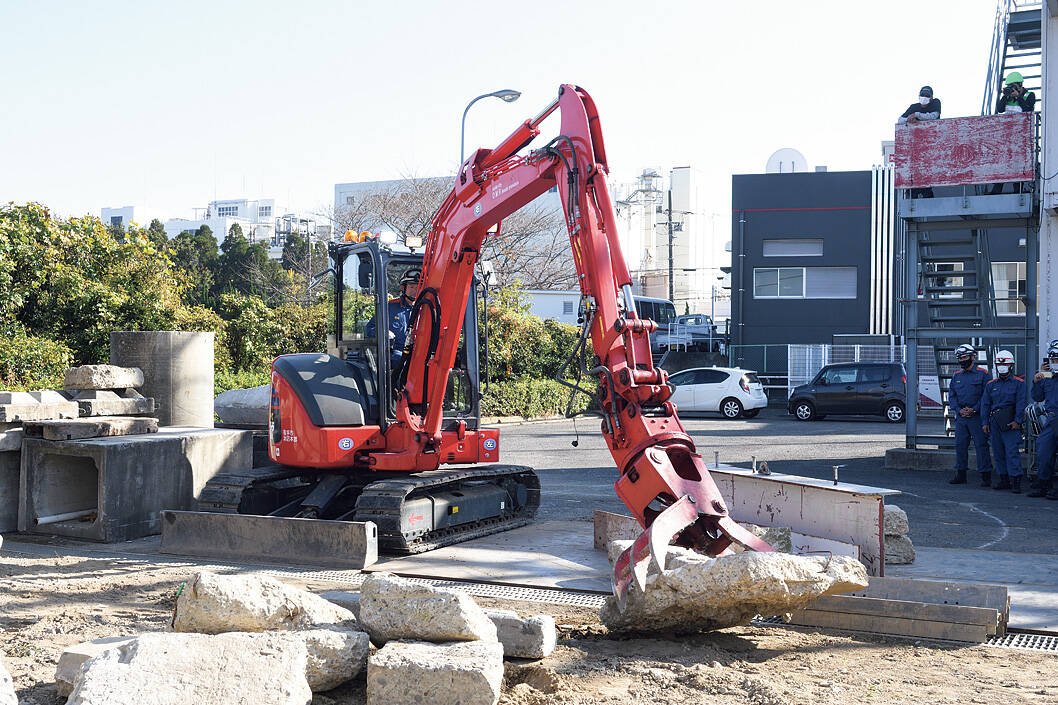 震災対応に強くなる重機訓練法 取手市消防本部