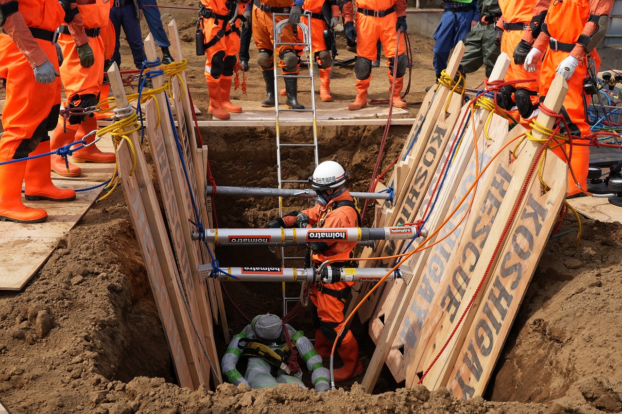 土砂災害での「トレンチレスキュー」実践！<br>令和7年度 埼玉県第4ブロック緊急消防援助隊合同訓練