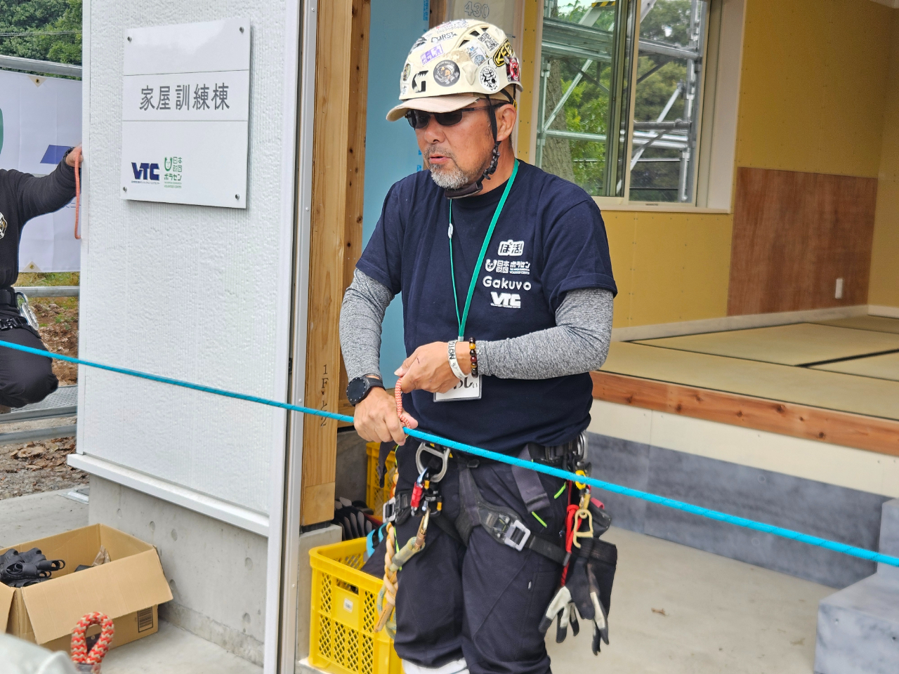 日本財団VTC瓦屋根応急処置講習