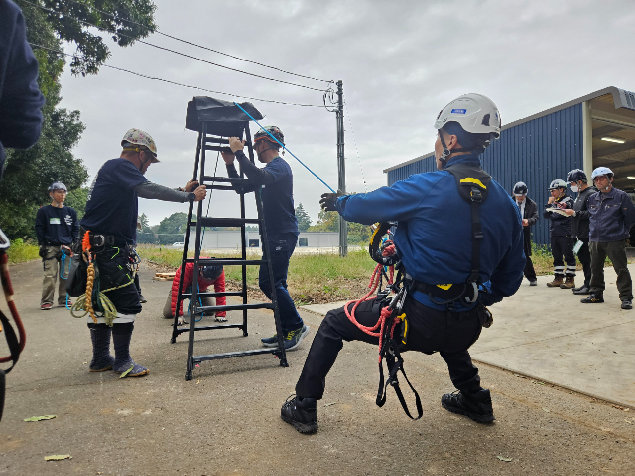 日本財団VTC瓦屋根応急処置講習