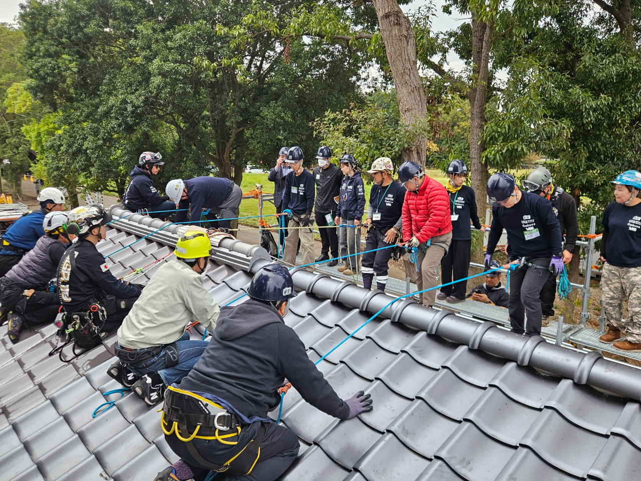 日本財団VTC瓦屋根応急処置講習