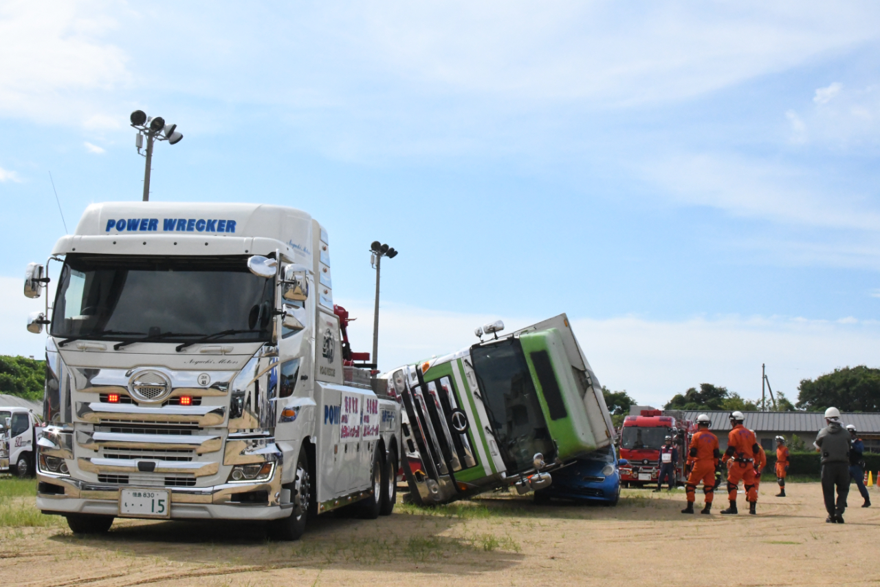 全日本レッカー協会・板野東部消防組合 大型トラックレスキュー大規模訓練