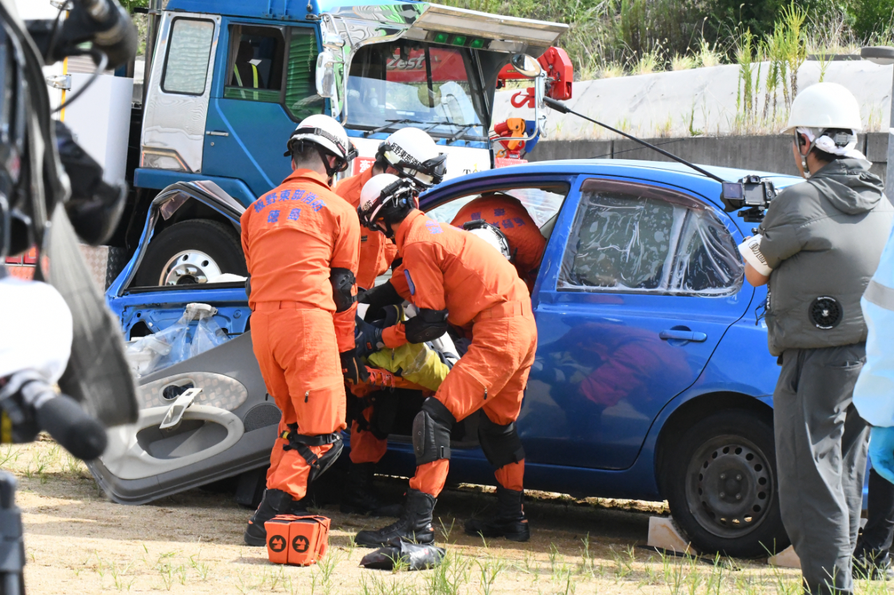 全日本レッカー協会・板野東部消防組合 大型トラックレスキュー大規模訓練